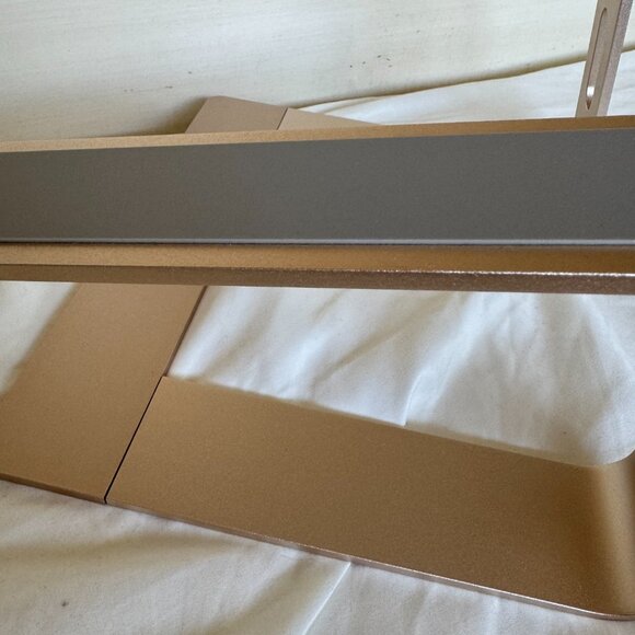EUC Soundance Laptop Stand, Aluminum, Compatible with 10 to 15.6 in Laptop, Gold - Picture 9 of 16
